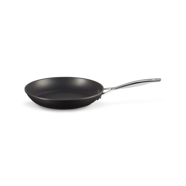 Toughened non-stick shallow frying pan Le Creuset