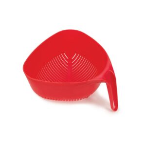 Triangular colander red DUO Joseph Joseph